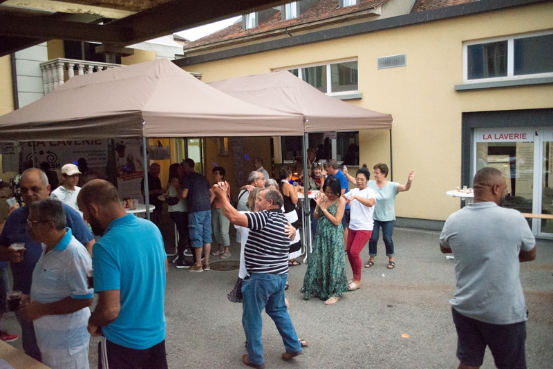 Fête d’inauguration sur la place